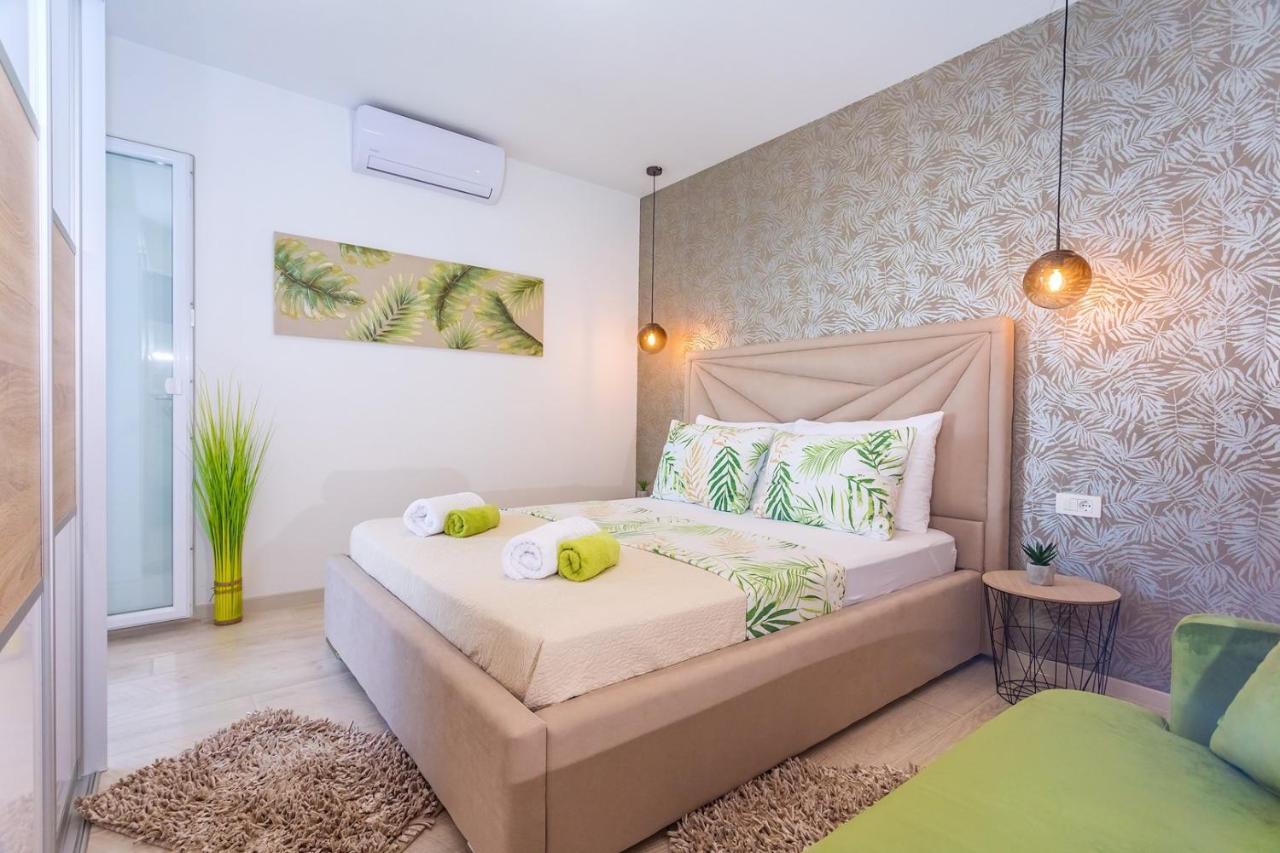 Villa Matan - Only 200M From The Sandy Beaches, Private 28M2 Pool Omiš Zewnętrze zdjęcie