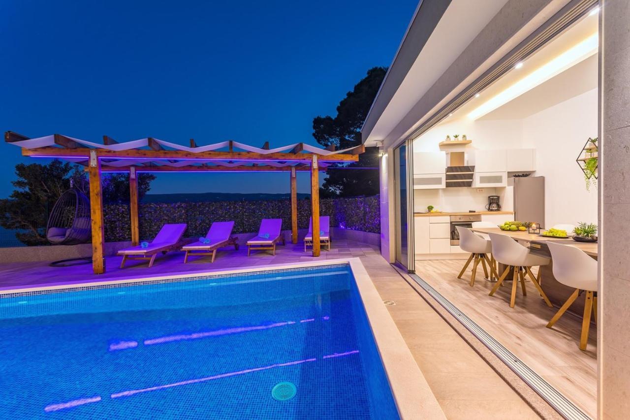 Villa Matan - Only 200M From The Sandy Beaches, Private 28M2 Pool Omiš Pokój zdjęcie