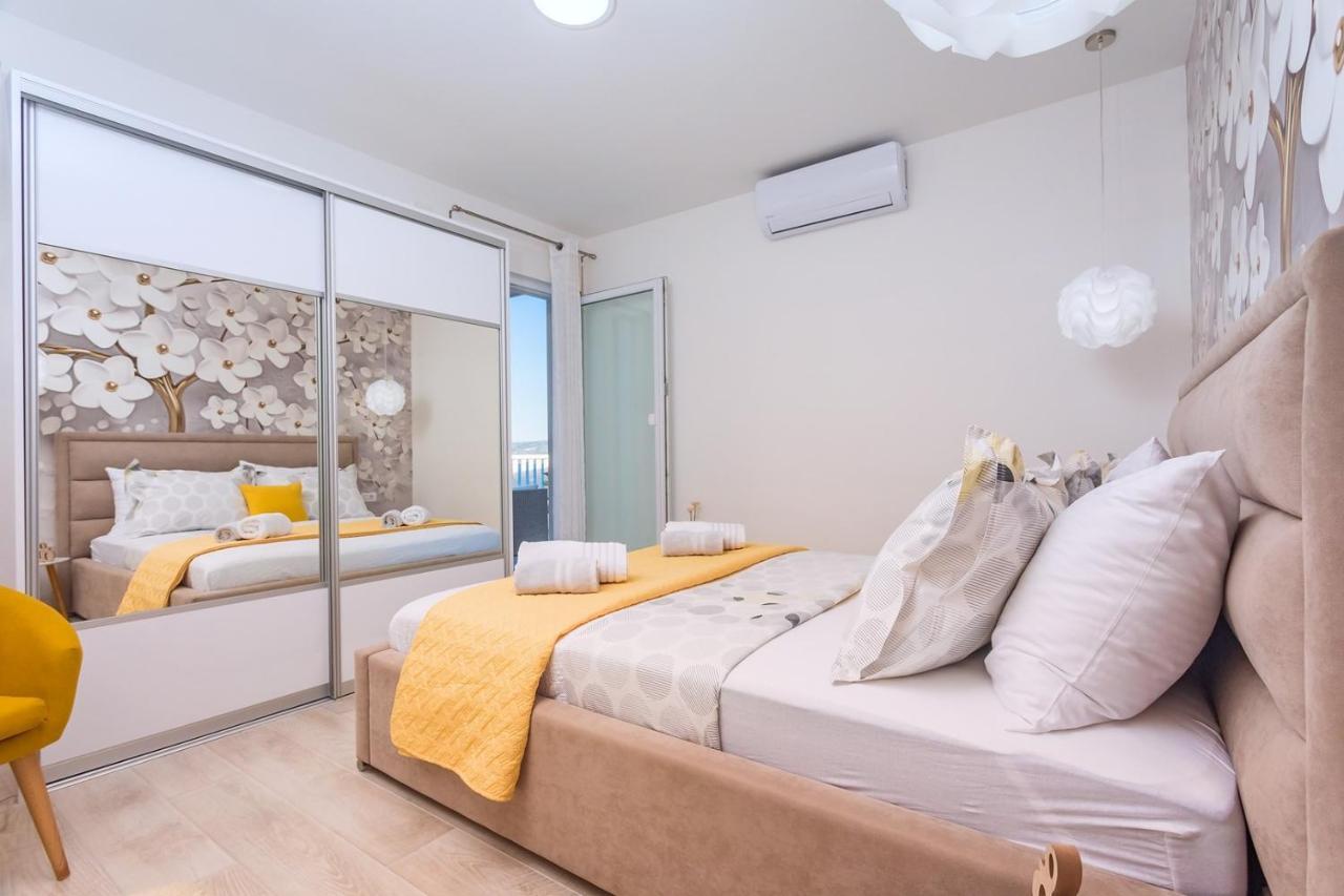 Villa Matan - Only 200M From The Sandy Beaches, Private 28M2 Pool Omiš Pokój zdjęcie
